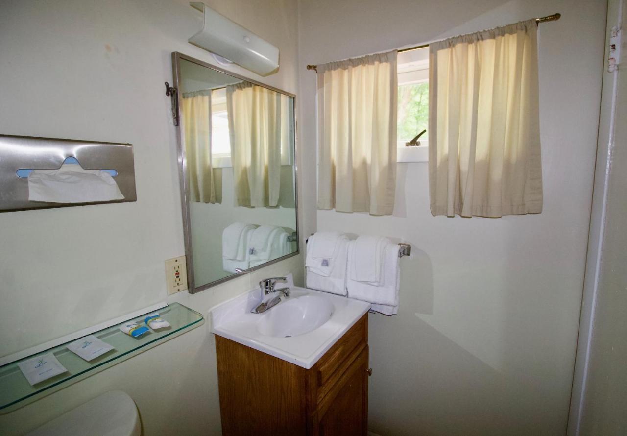 Oakdell Motel Waterford Ct ภายนอก รูปภาพ
